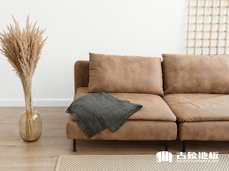 检查木地板相邻板材差