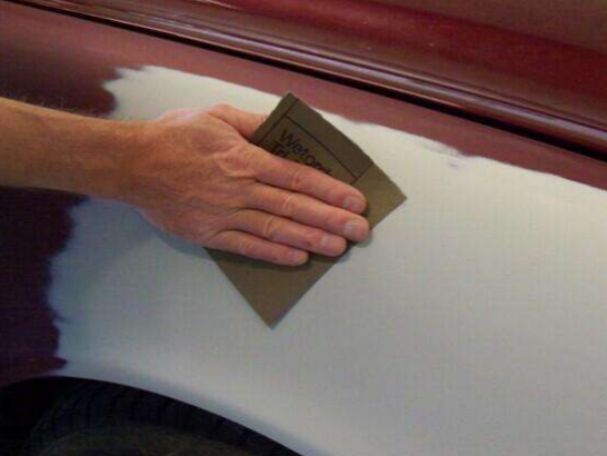 只用一张砂纸，教你如何分辨健康地板