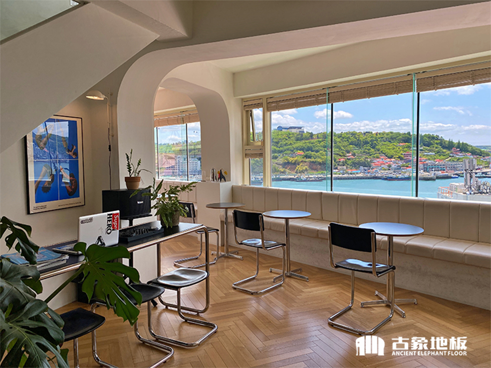 新房客厅人字拼木地板怎样铺设显特别