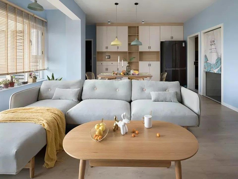 客厅全铺强化地板