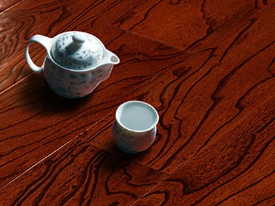 如何选择适合的木地板呢？别急，古象地板用二十年的经验为您解答。