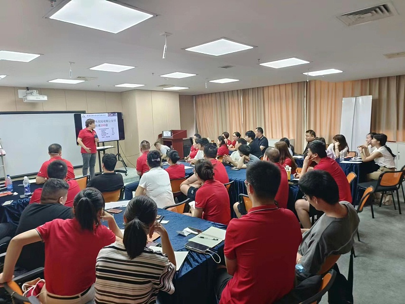 古象地板培训中