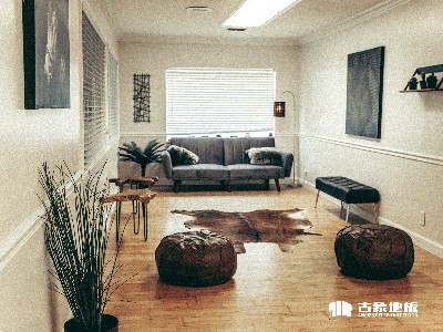 定制衣柜可以直接放在实木地板上吗