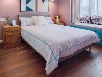 卧室铺什么颜色的木地板好看