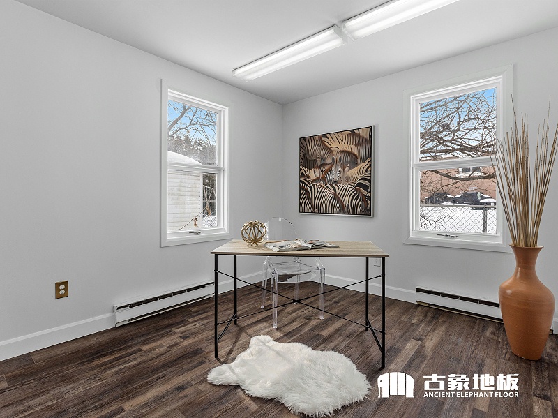 地面铺古象木地板