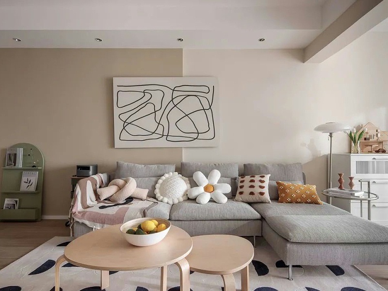 左右分色的墙壁