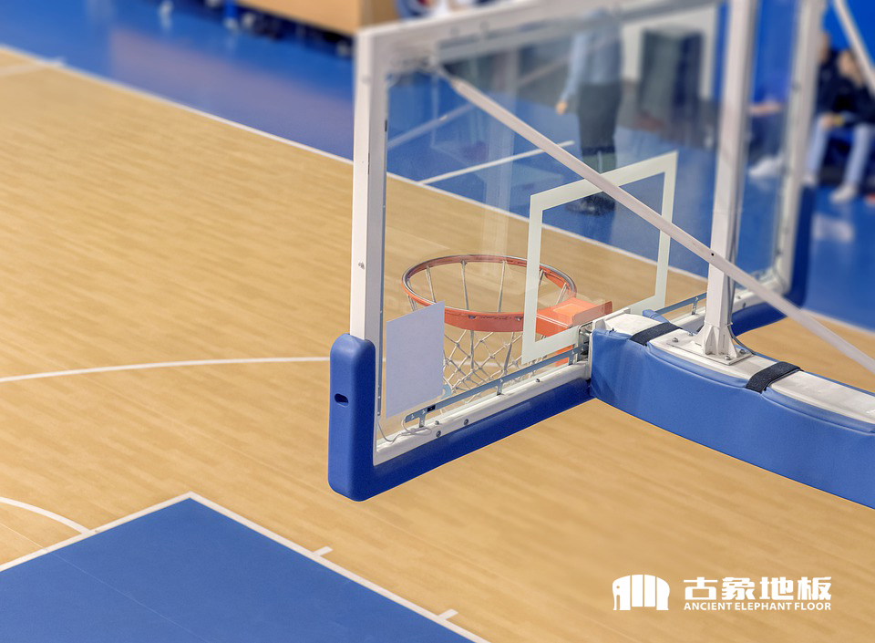 铺设体育馆运动木地板要注意什么