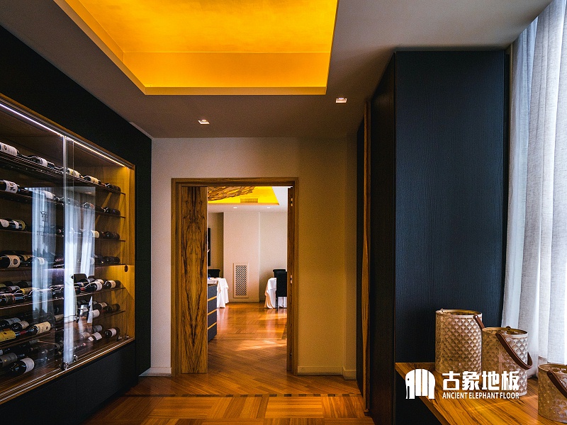 实木地板需注意打蜡保养