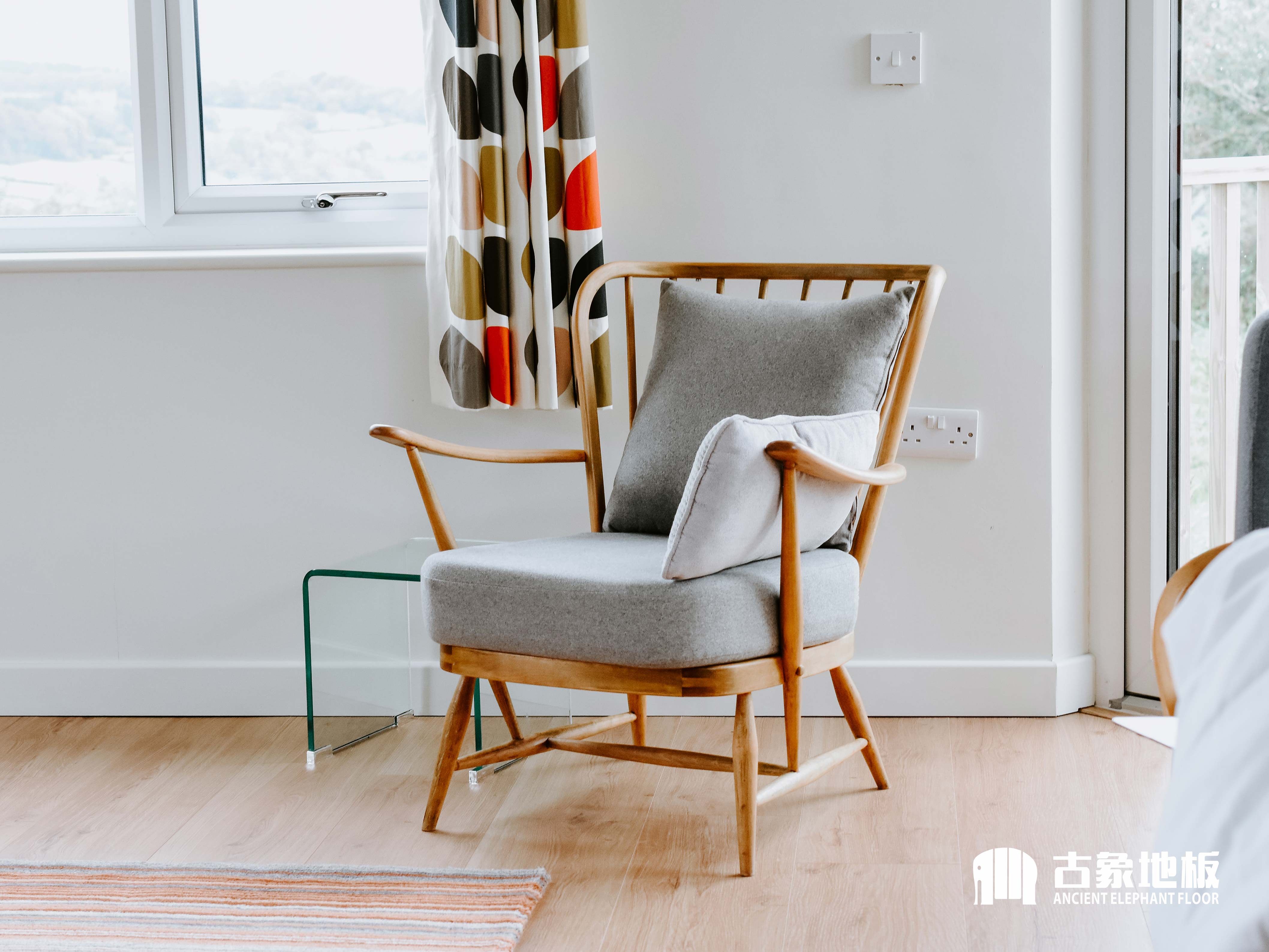 木地板亮面好还是哑光面好