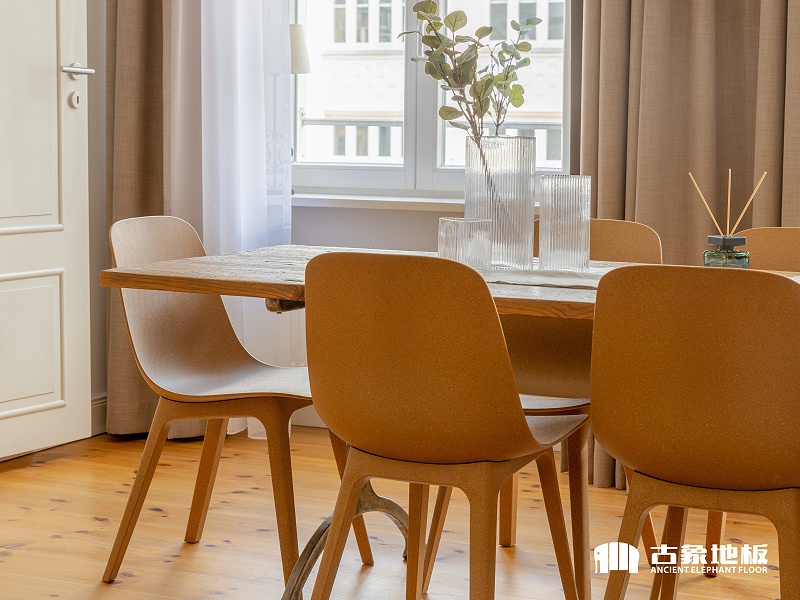 多层实木地板打蜡步骤