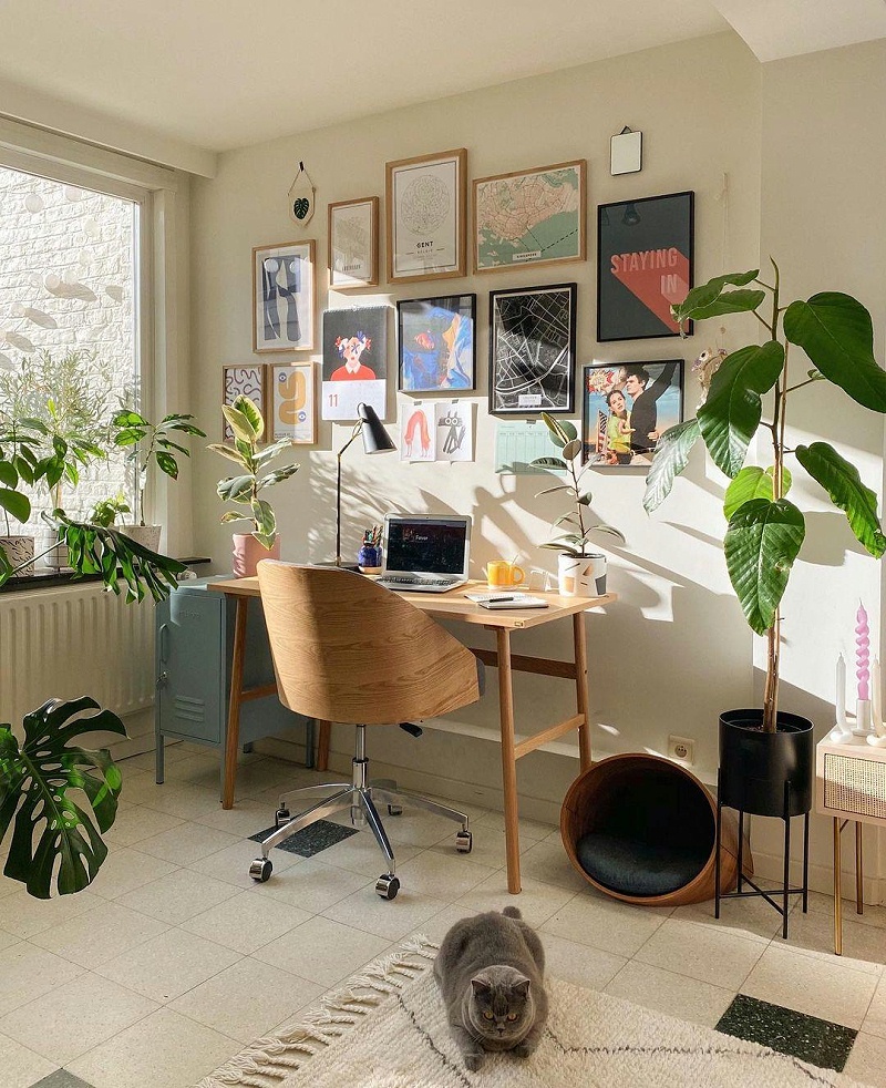 一张小小的书桌