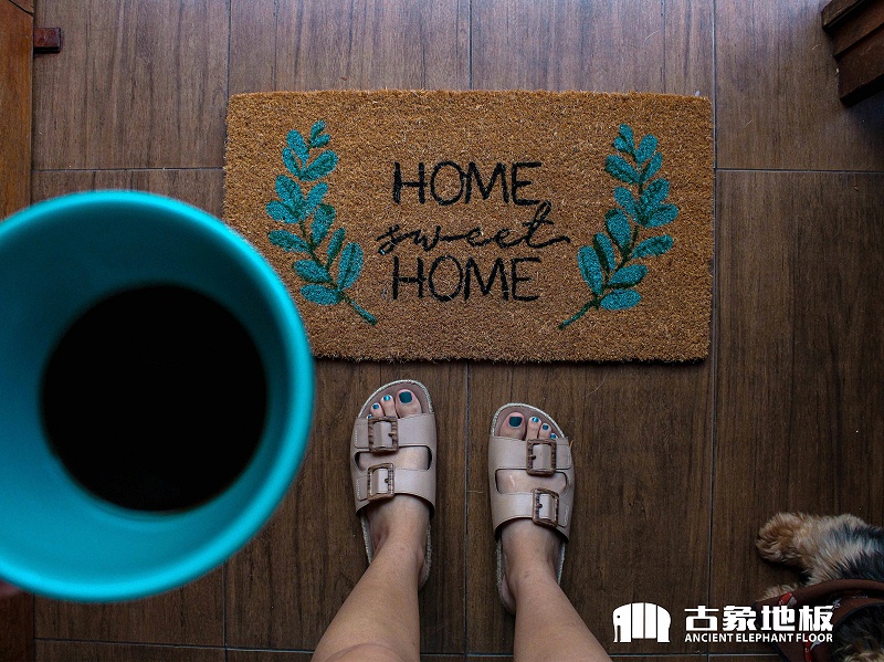 木地板上油污清洁